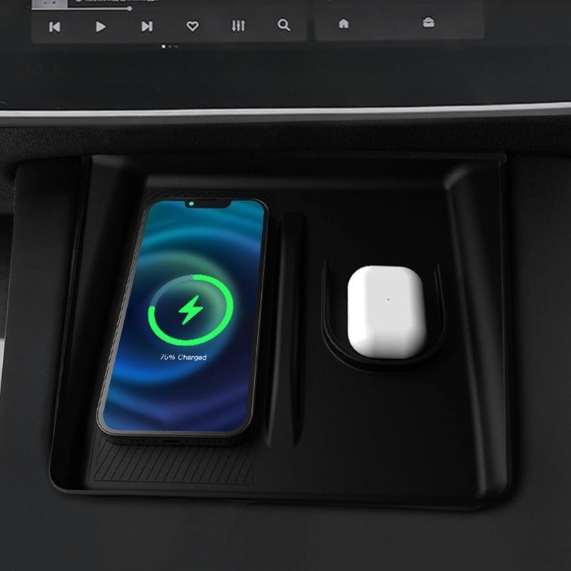TSLshop local-for Tesla 2024+ Model 3 Highland\u002F 2025+ Model Y Juniper New Version of the Central Control Wireless Charging Silicone Pad Can Charge Earphones Interior Modification Accessories Anti-Slip