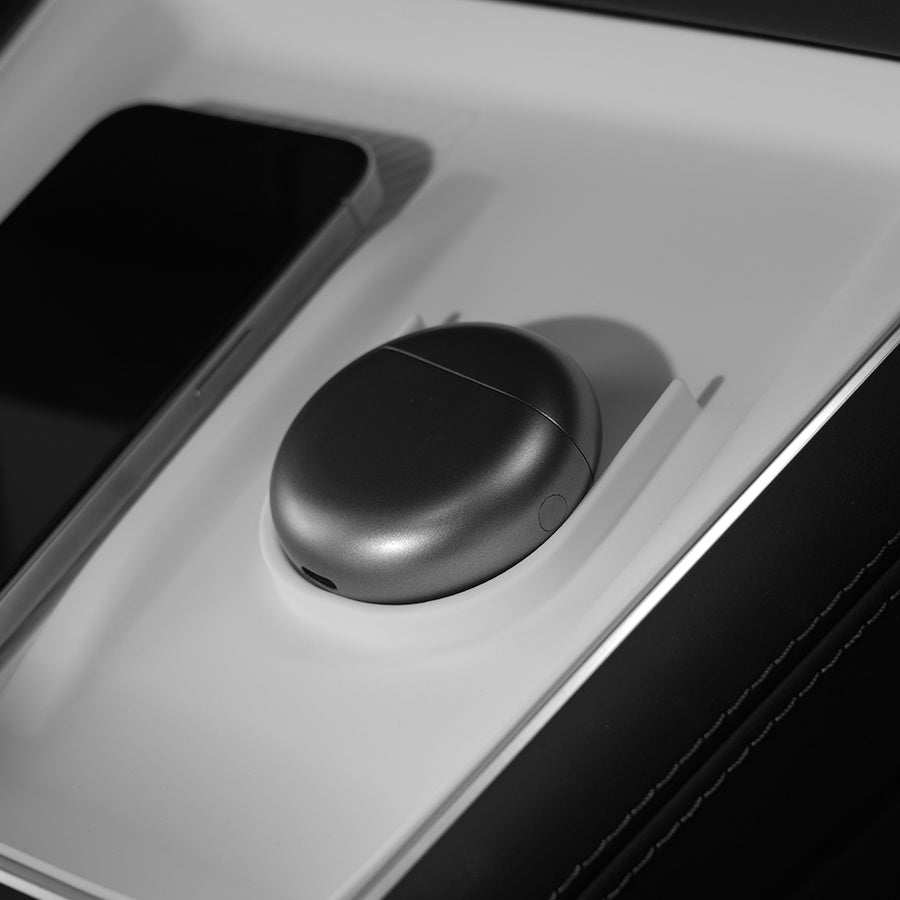 TSLshop local-for Tesla 2024+ Model 3 Highland\u002F 2025+ Model Y Juniper New Version of the Central Control Wireless Charging Silicone Pad Can Charge Earphones Interior Modification Accessories Anti-Slip